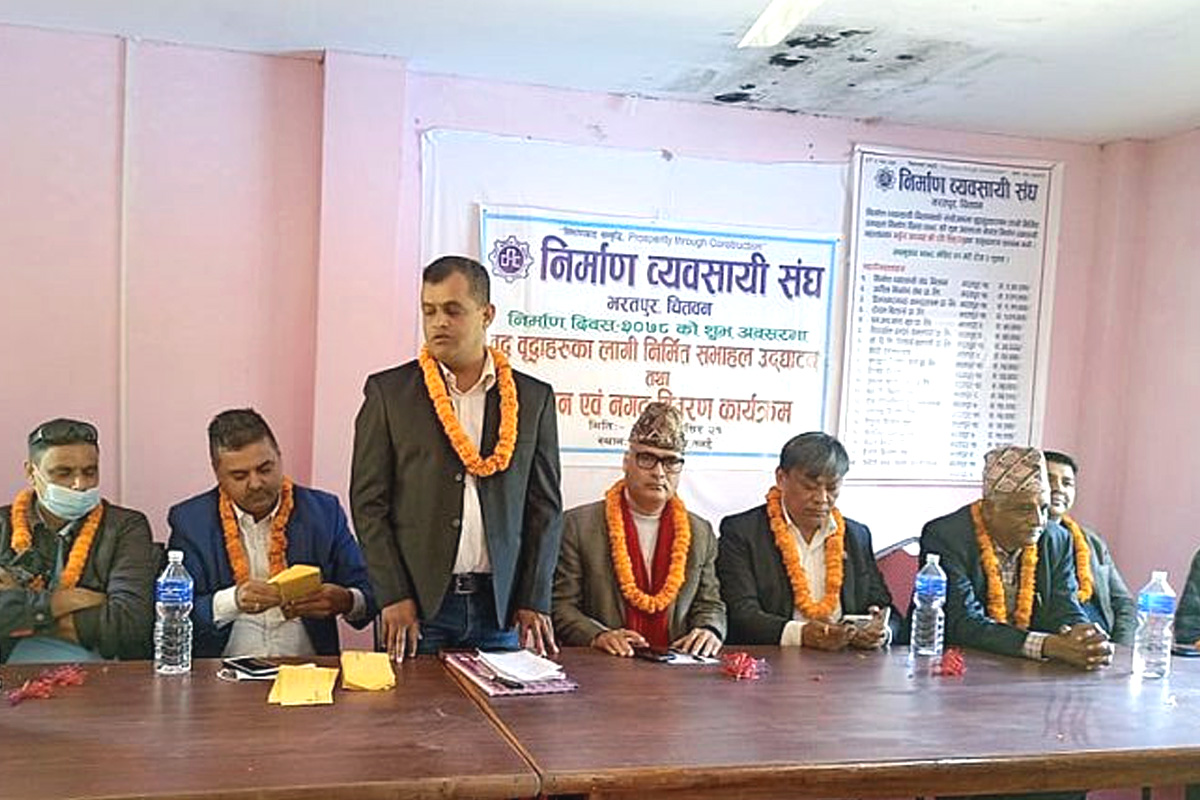 निर्माण व्यवसायीद्वारा वृद्धआश्रमलाई सभाहल हस्तान्तरण 